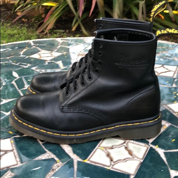 Dr. Martens 1460 Greasy Leather Boots Men US 8 - Picture 4 of 8